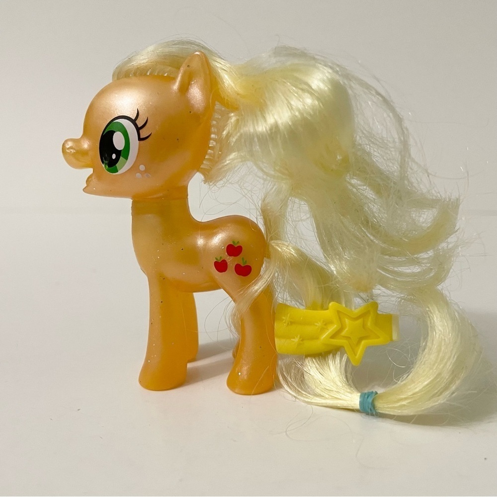My Little Pony MlP Apple Jack Pearlized Figure